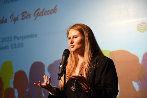 Başak Doğan’a Kadın Zirvesi’nde En Genç Girişimci Kadın Ödülü! 